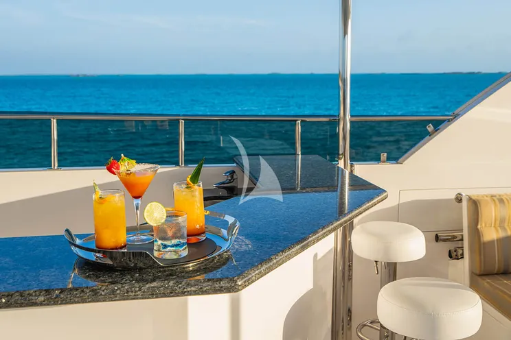 Charter Yacht NEXT CHAPTER - Hargrave 97 RPH - 4 Cabins - Nassau - Exumas - Bahamas