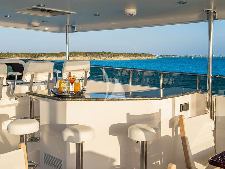 NEXT CHAPTER Hargrave 97 RPH - flybridge bar area NEXT CHAPTER Hargrave 97 RPH - flybridge bar area