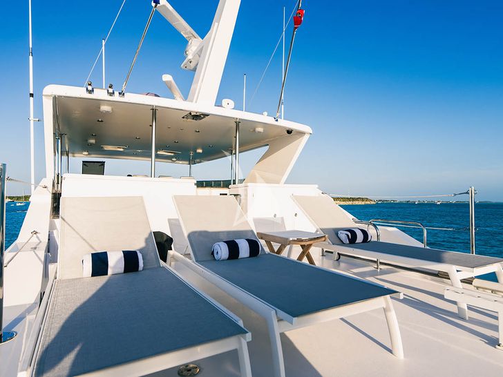 NEXT CHAPTER Hargrave 97 RPH - flybridge sun beds NEXT CHAPTER Hargrave 97 RPH - flybridge sun beds