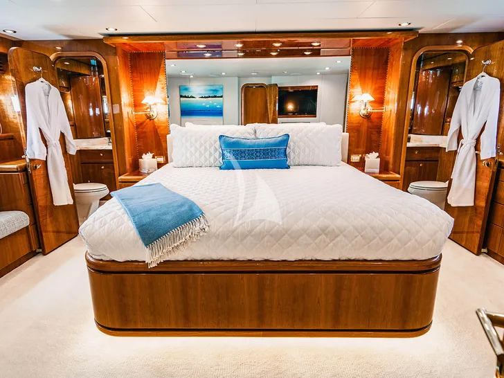 NEXT CHAPTER Hargrave 97 RPH - master cabin NEXT CHAPTER Hargrave 97 RPH - master cabin