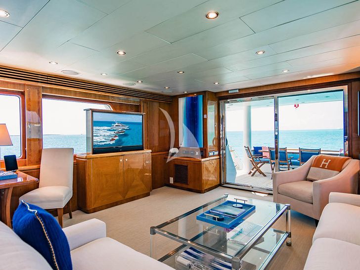 NEXT CHAPTER Hargrave 97 RPH - saloon seating area with TV NEXT CHAPTER Hargrave 97 RPH - saloon seating area with TV