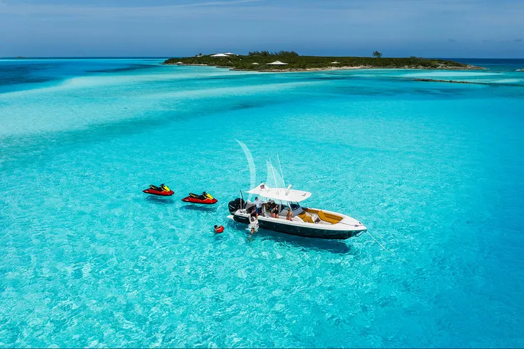 Charter Yacht NEXT CHAPTER - Hargrave 97 RPH - 4 Cabins - Nassau - Exumas - Bahamas