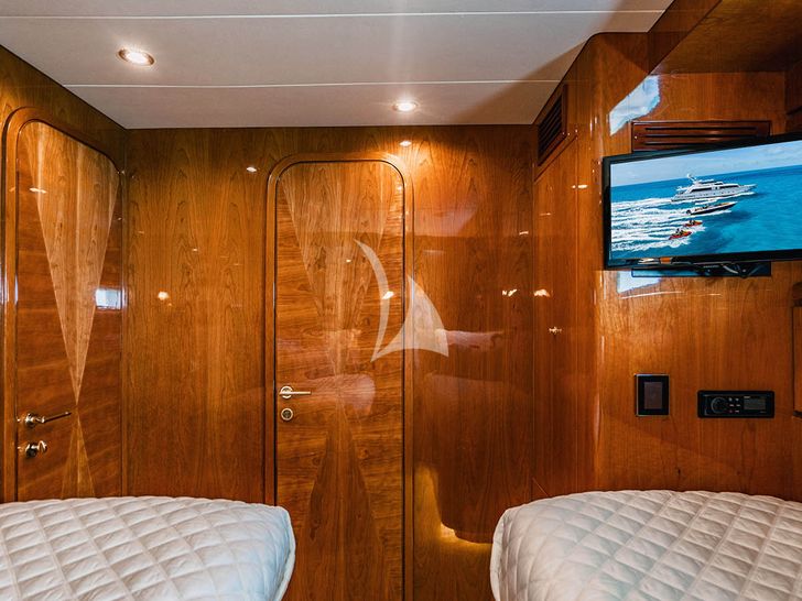 NEXT CHAPTER Hargrave 97 RPH - twin cabin 1 TV NEXT CHAPTER Hargrave 97 RPH - twin cabin 1 TV