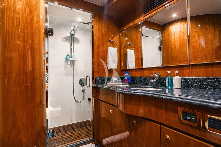 Charter Yacht NEXT CHAPTER - Hargrave 97 RPH - 4 Cabins - Nassau - Exumas - Bahamas
