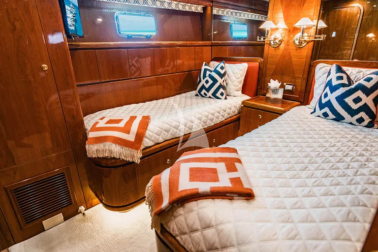 Charter Yacht NEXT CHAPTER - Hargrave 97 RPH - 4 Cabins - Nassau - Exumas - Bahamas