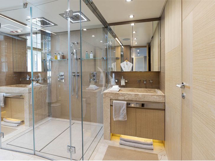 NEXT Columbus 40S master cabin shower area NEXT Columbus 40S master cabin shower area