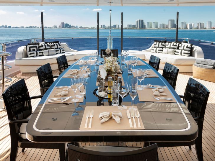 NEXUS Sunseeker 131 Main Aft Dining NEXUS Sunseeker 131 Main Aft Dining