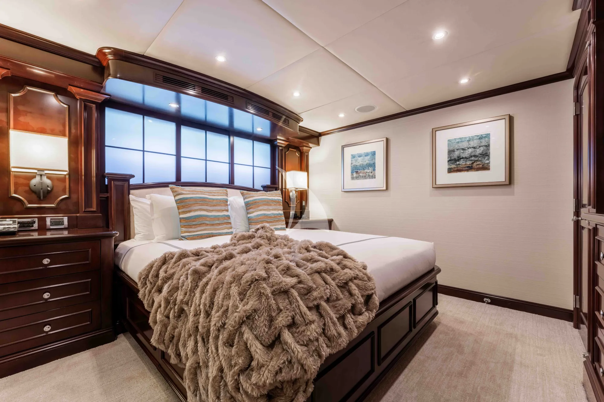 NICOLE EVELYN Cheoy Lee 38m - VIP cabin 3
