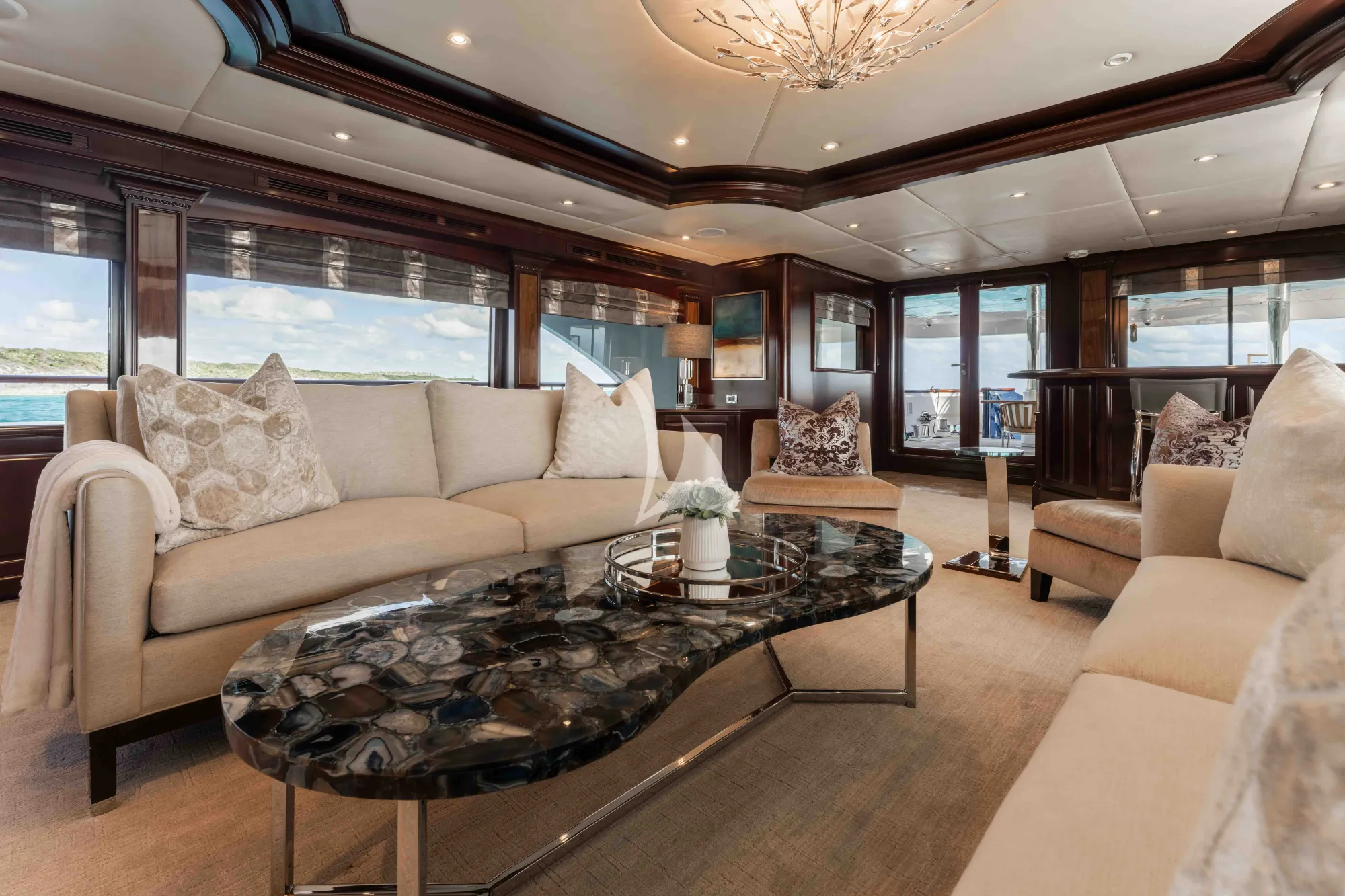 NICOLE EVELYN Cheoy Lee 38m - main saloon