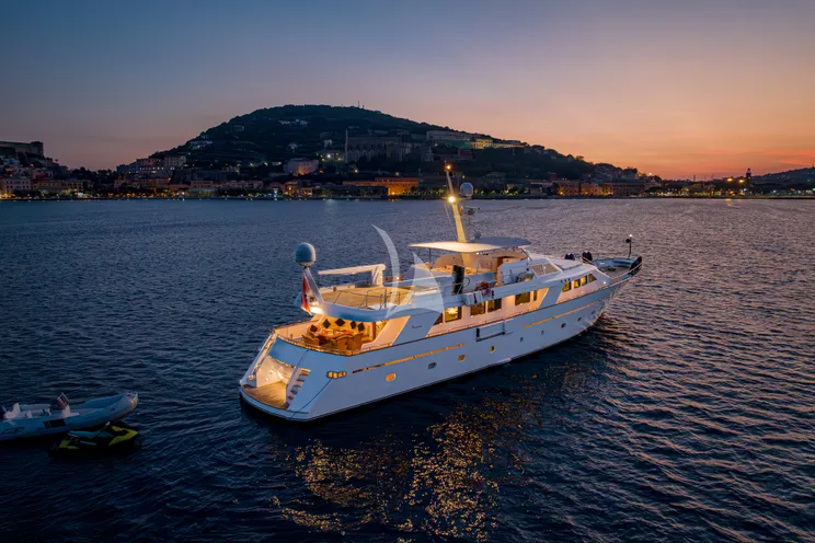 Charter Yacht NIGHTFLOWER - Codecasa 35 - 5 Cabins - Naples - Capri - Positano - Amalfi Coast - Italy