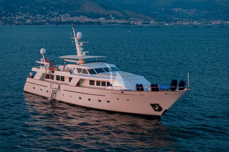 Charter Yacht NIGHTFLOWER - Codecasa 35 - 5 Cabins - Naples - Capri - Positano - Amalfi Coast - Italy