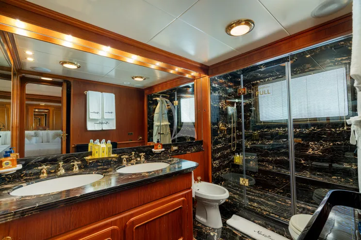 Charter Yacht NIGHTFLOWER - Codecasa 35 - 5 Cabins - Naples - Capri - Positano - Amalfi Coast - Italy