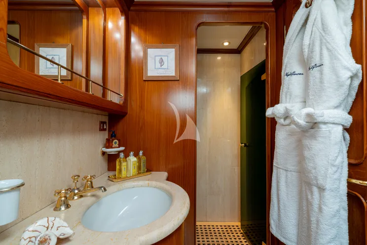 Charter Yacht NIGHTFLOWER - Codecasa 35 - 5 Cabins - Naples - Capri - Positano - Amalfi Coast - Italy