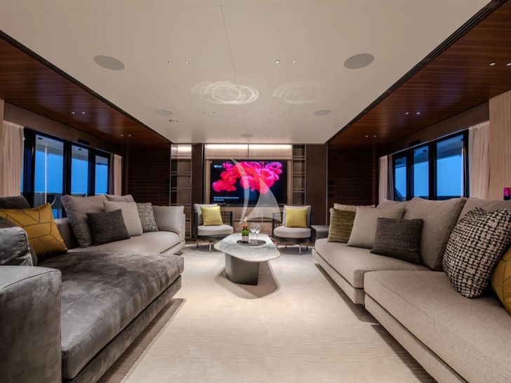FURY II Columbus Atlantique 43m - main saloon TV lounge FURY II Columbus Atlantique 43m - main saloon TV lounge