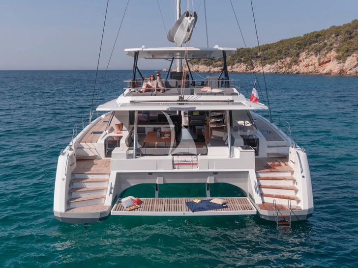 NIKA ONE Fountaine Pajot Samana 59 - aft shot NIKA ONE Fountaine Pajot Samana 59 - aft shot