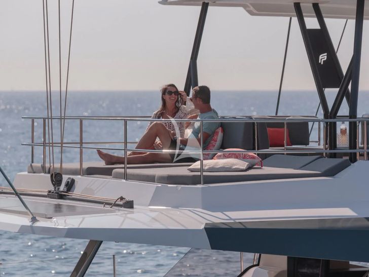 NIKA ONE Fountaine Pajot Samana 59 - flybridge aft NIKA ONE Fountaine Pajot Samana 59 - flybridge aft