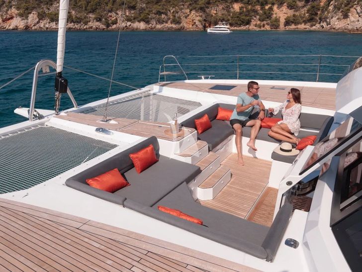 NIKA ONE Fountaine Pajot Samana 59 - foredeck NIKA ONE Fountaine Pajot Samana 59 - foredeck