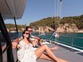 NIKA ONE Fountaine Pajot Samana 59 - guests basking in the sun NIKA ONE Fountaine Pajot Samana 59 - guests basking in the sun