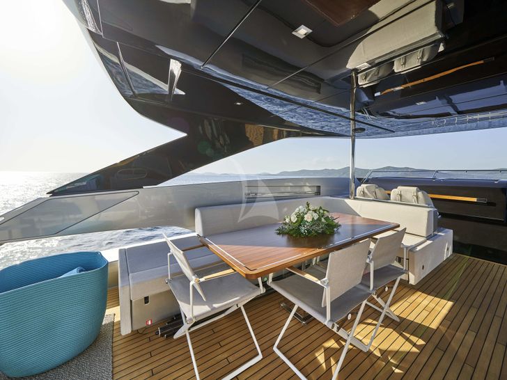 NIKITA Riva Corsaro 100 - sundeck dining area NIKITA Riva Corsaro 100 - sundeck dining area