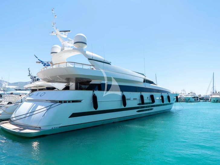 NINO Cantieri Akhir 41 - anchored NINO Cantieri Akhir 41 - anchored
