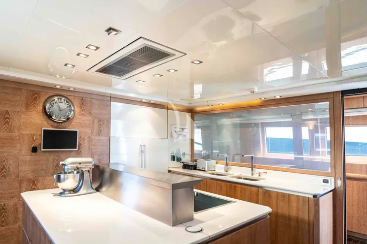 Charter Yacht NINO - Cantieri di Pisa Akhir 41 - 5 Cabins - Athens - Mykonos - Paros - Cyclades - Greece