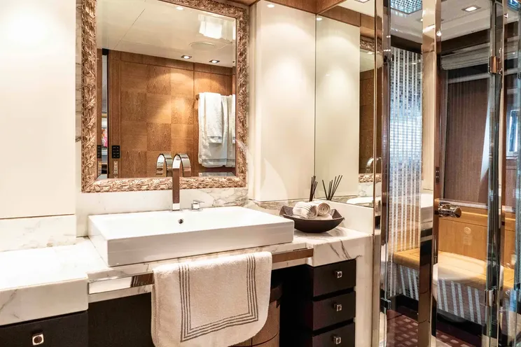 Charter Yacht NINO - Cantieri di Pisa Akhir 41 - 5 Cabins - Athens - Mykonos - Paros - Cyclades - Greece