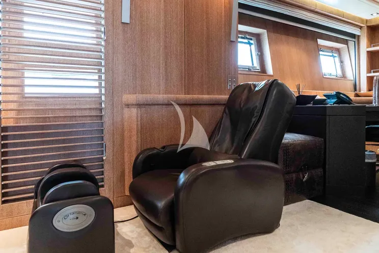 Charter Yacht NINO - Cantieri di Pisa Akhir 41 - 5 Cabins - Athens - Mykonos - Paros - Cyclades - Greece