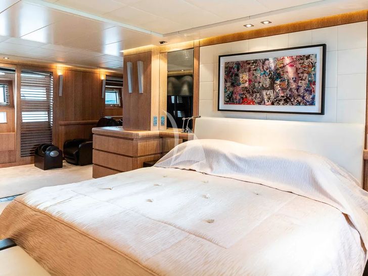 NINO Cantieri Akhir 41 - master cabin NINO Cantieri Akhir 41 - master cabin