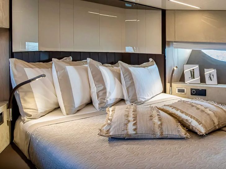 NIRVANA Cranchi Sessantasette 67 - VIP cabin 1 bed NIRVANA Cranchi Sessantasette 67 - VIP cabin 1 bed