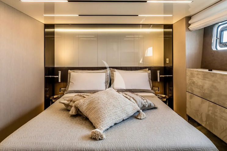 Charter Yacht NIRVANA - Cranchi Sessantasette 67 - 3 Cabins - Cannes - St Tropez - Nice - French Riviera