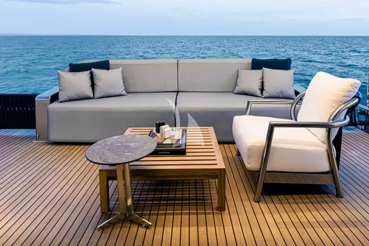 Charter Yacht NIRVANA - Cranchi Sessantasette 67 - 3 Cabins - Cannes - St Tropez - Nice - French Riviera