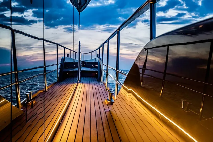 Charter Yacht NIRVANA - Cranchi Sessantasette 67 - 3 Cabins - Cannes - St Tropez - Nice - French Riviera