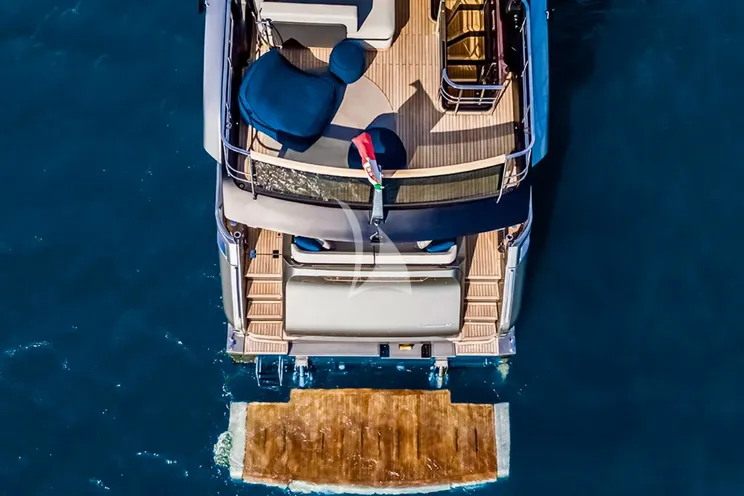 Charter Yacht NIRVANA - Cranchi Sessantasette 67 - 3 Cabins - Cannes - St Tropez - Nice - French Riviera