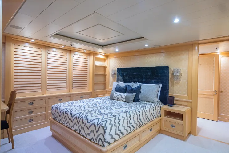 Charter Yacht NITA K II - Amels 52 - 5 Cabins - Nassau - Tortola- St Thomas - Naples