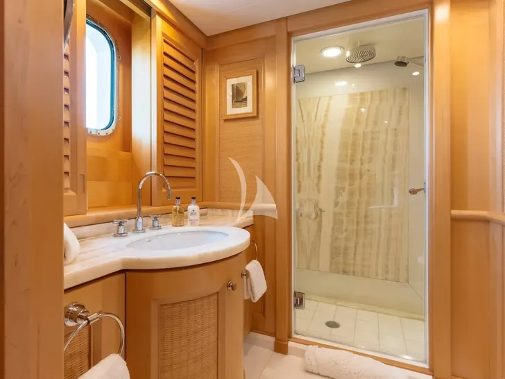 NITA K II Amels 52m - VIP cabin 4 bathroom NITA K II Amels 52m - VIP cabin 4 bathroom