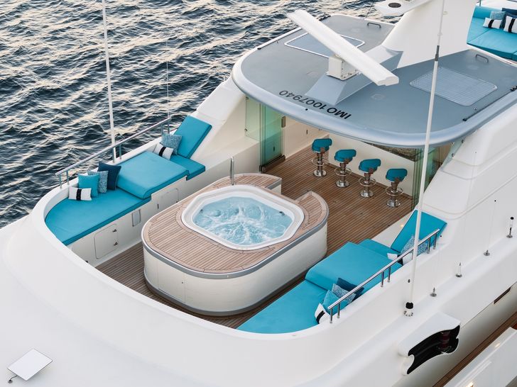 NITA K II Amels 52m - sundeck jacuzzi NITA K II Amels 52m - sundeck jacuzzi
