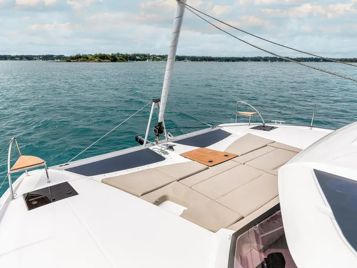 NN Fountaine Pajot New 44 - foredeck NN Fountaine Pajot New 44 - foredeck