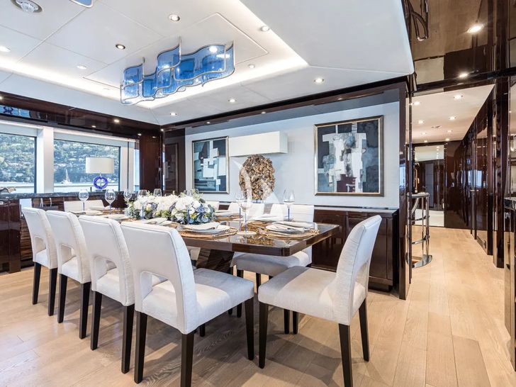 NO.9 Sunseeker 131 - main dining area NO.9 Sunseeker 131 - main dining area