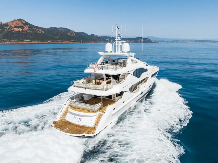 NO.9 Sunseeker 131 - cruising aft view NO.9 Sunseeker 131 - cruising aft view