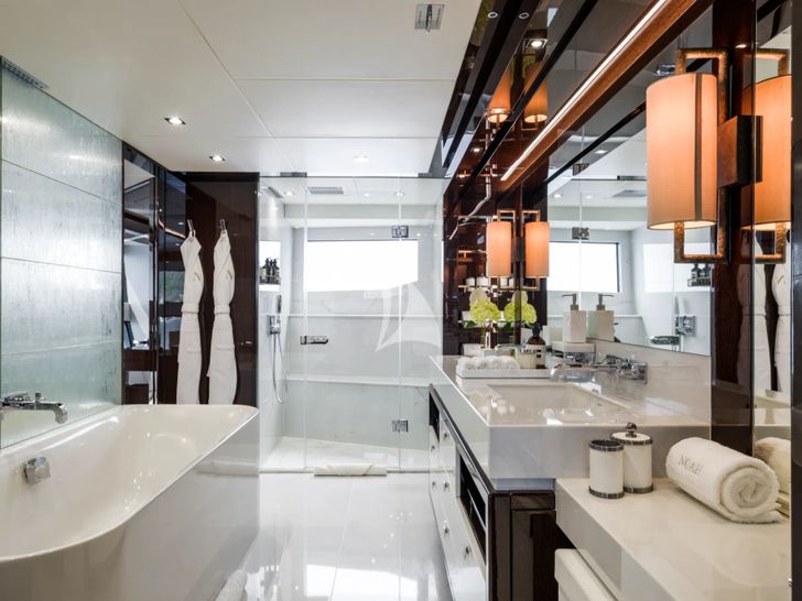 NOAH Sunseeker 131 - master cabin bathroom NOAH Sunseeker 131 - master cabin bathroom