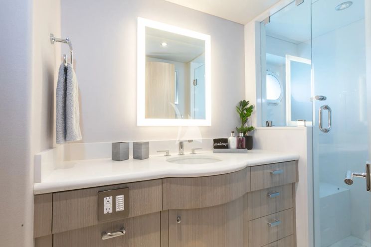 Charter Yacht NO BAD IDEAS - Trinity 150 - 6 Cabins - Nassau - Exumas - Bahamas