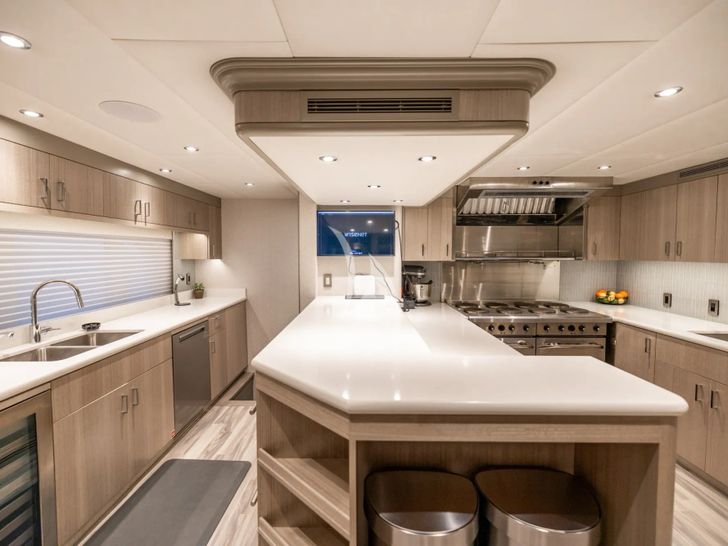 NO BAD IDEAS Trinity 150 - galley NO BAD IDEAS Trinity 150 - galley