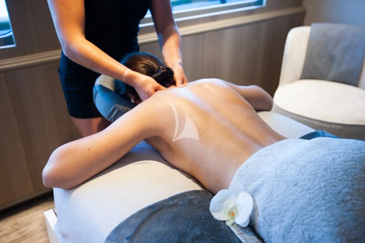 Charter Yacht NO BAD IDEAS - Trinity 150 - 6 Cabins - Nassau - Exumas - Bahamas