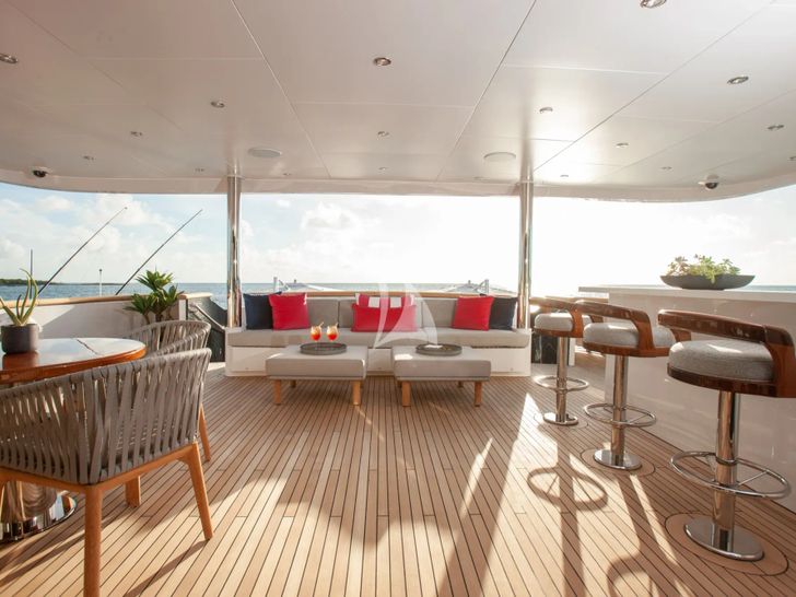 NO BAD IDEAS Trinity 150 - main aft deck NO BAD IDEAS Trinity 150 - main aft deck