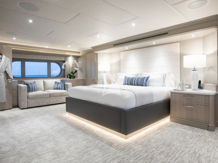 NO BAD IDEAS Trinity 150 - master cabin NO BAD IDEAS Trinity 150 - master cabin