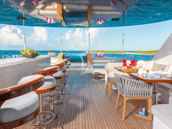 NO BAD IDEAS Trinity 150 - sundeck forward shot NO BAD IDEAS Trinity 150 - sundeck forward shot