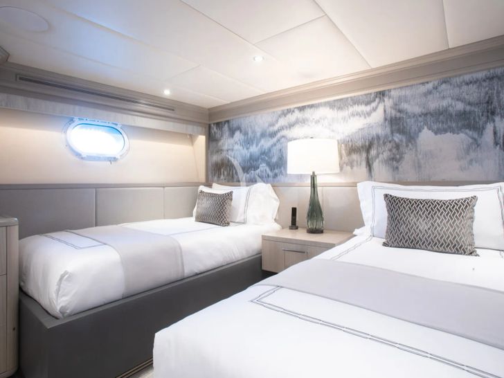 NO BAD IDEAS Trinity 150 - twin cabin NO BAD IDEAS Trinity 150 - twin cabin