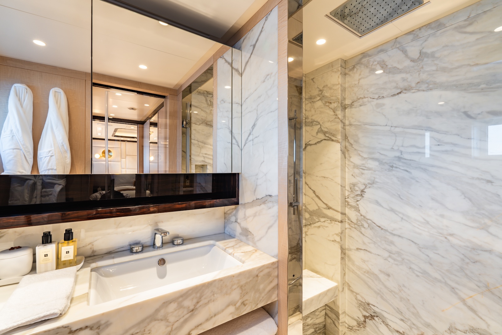 NOCTURNE Benetti B.Now 50m - VIP cabin 1 bathroom