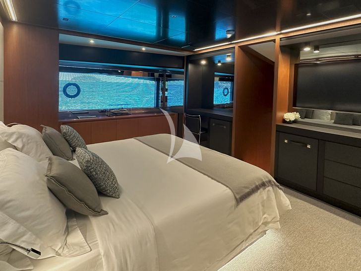 NOI Riva Argo 90 - VIP cabin NOI Riva Argo 90 - VIP cabin