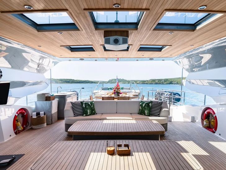 NORMA JEAN Palmer Johnson Fly NORMA JEAN Palmer Johnson Fly